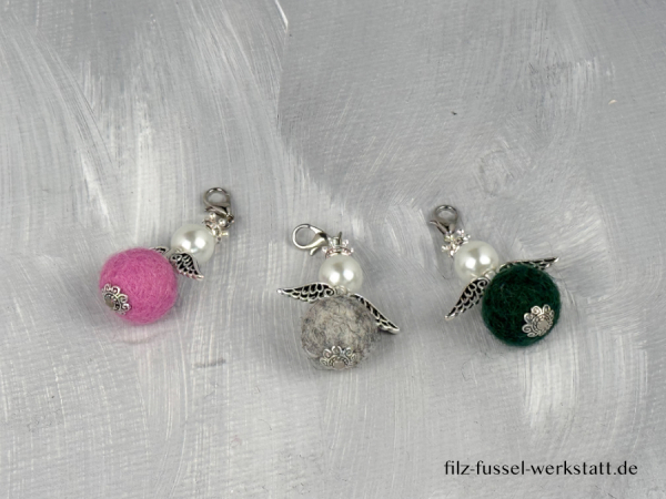 Preview: Schutzengel mit breiten Flügeln