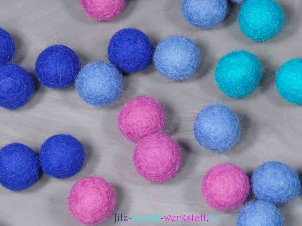 Preview: Filzkugeln Detail
