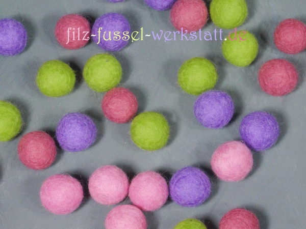 Preview: Filzkugeln Detail