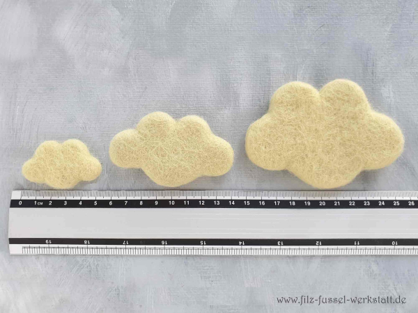 gefilzte Wolken mit Anhänger