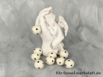Filzkugeln 10 Stück weiß mit schwarzen Punkten, mit Anhänger, ca. 2,2 cm - 2,4 cm